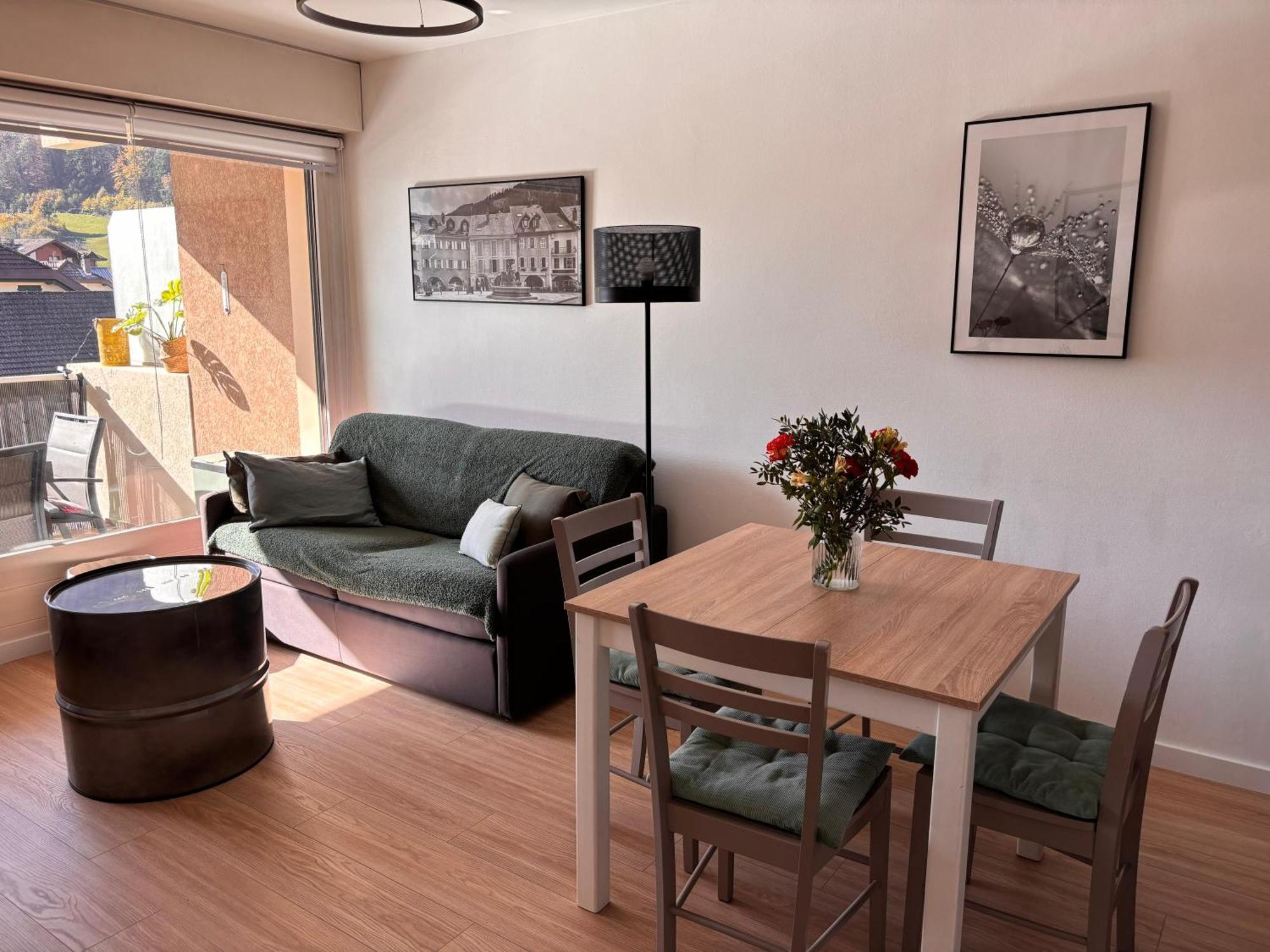 Ferienwohnung Agreable 2 Pieces Au Coeur De Thônes Exterior foto