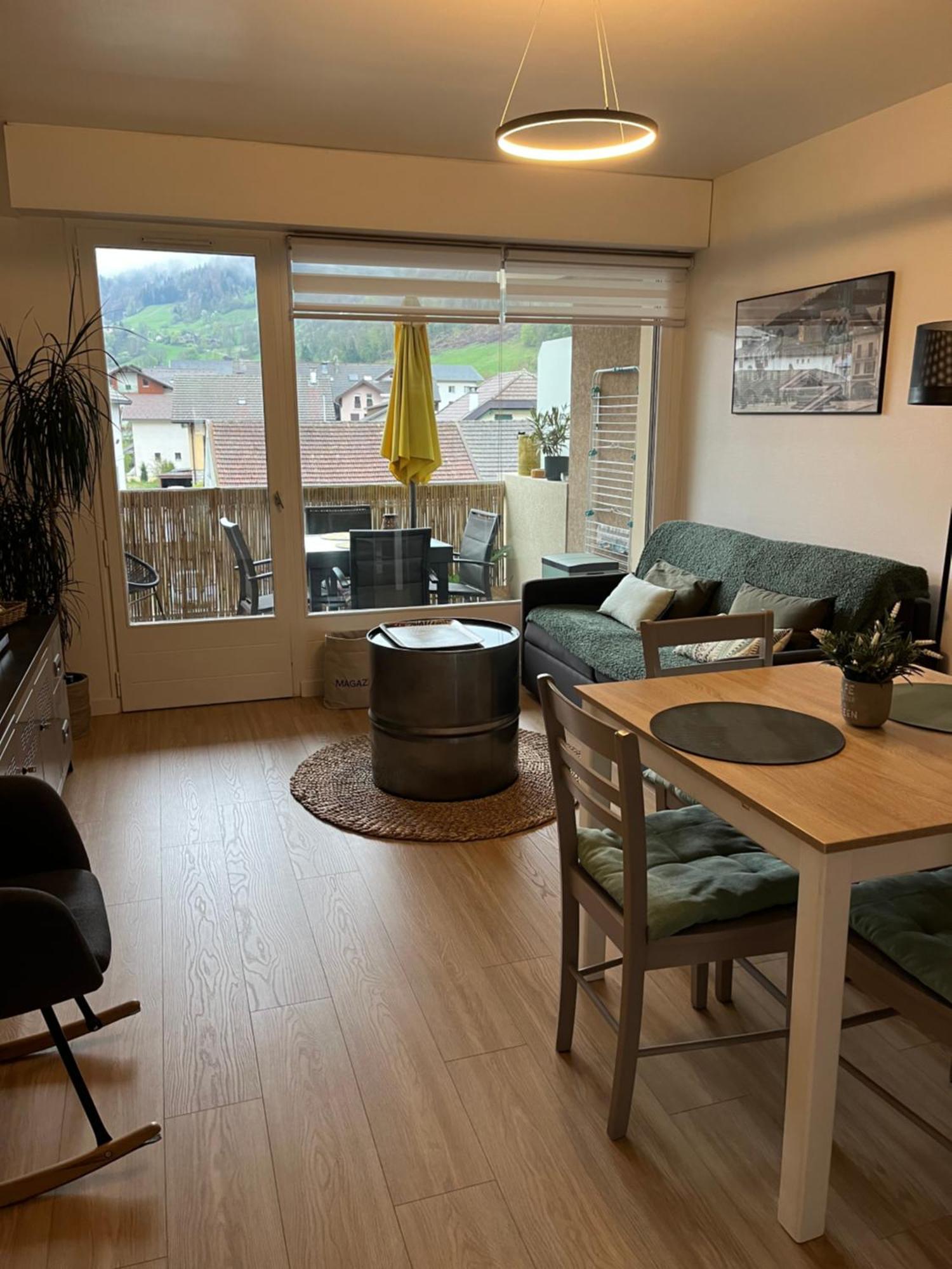 Ferienwohnung Agreable 2 Pieces Au Coeur De Thônes Exterior foto
